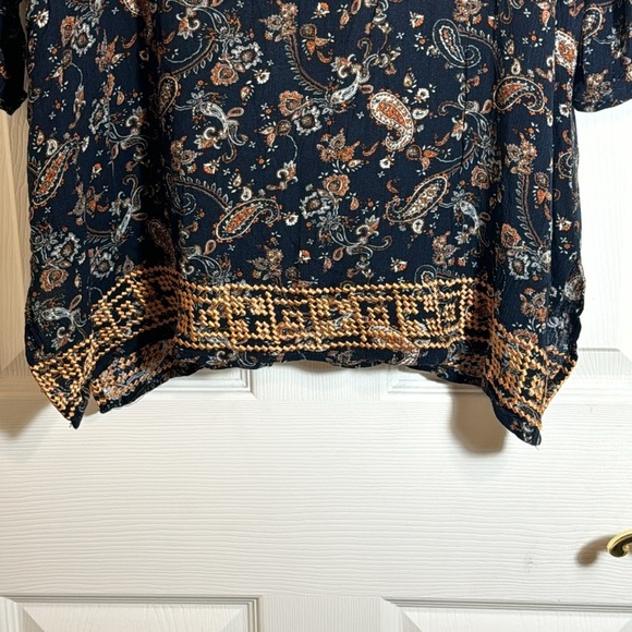 Market & Spruce Stitch Fix paisley print gold  embroidered 3/4 sleeve boho top - Picture 2 of 9